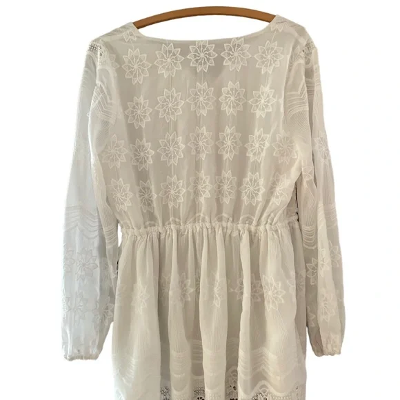 FATE~ Lovely White Embroidered Dress. SZ M - Picture 5 of 6
